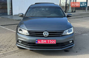 Седан Volkswagen Jetta 2016 в 