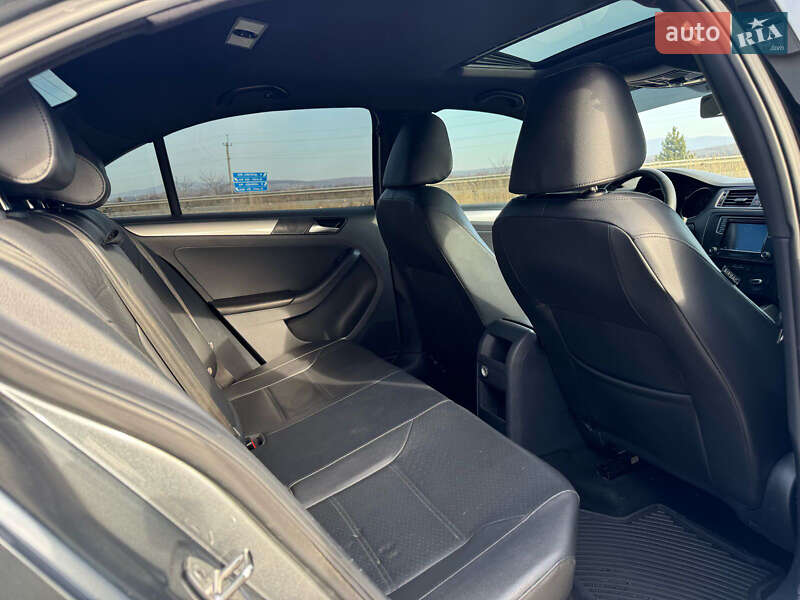 Седан Volkswagen Jetta 2016 в Ужгороді фото 24 Седан Volkswagen Jetta 2016 в Ужгороді
