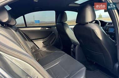 Седан Volkswagen Jetta 2016 в 