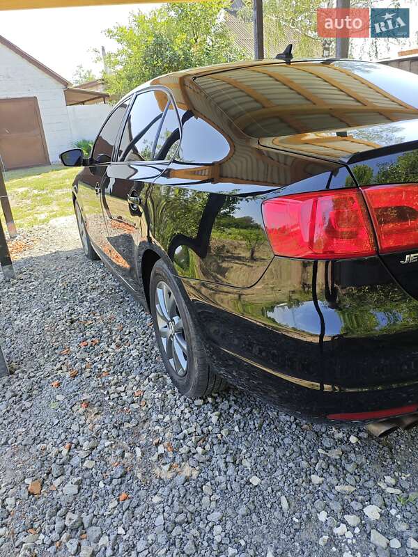 Седан Volkswagen Jetta 2012 в Змиеве фото 7 Седан Volkswagen Jetta 2012 в Змиеве