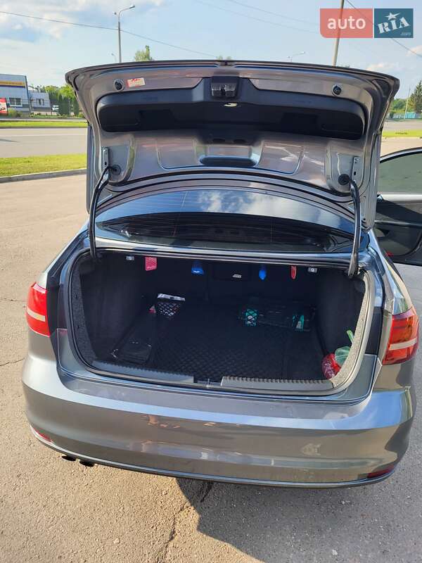 Седан Volkswagen Jetta 2017 в Сумах