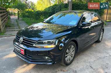 Седан Volkswagen Jetta 2016 в Киеве