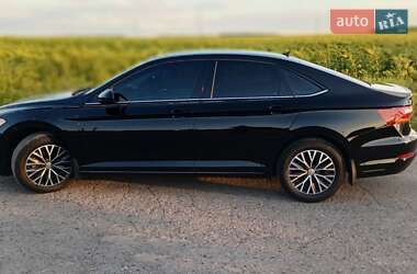 Седан Volkswagen Jetta 2019 в 