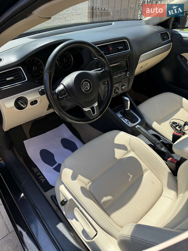 Седан Volkswagen Jetta 2014 в Хусті