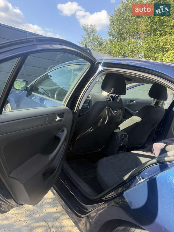Седан Volkswagen Jetta 2012 в Харькове