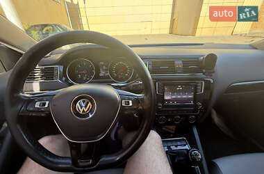 Седан Volkswagen Jetta 2016 в 