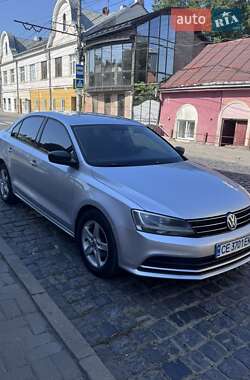Седан Volkswagen Jetta 2015 в Чернівцях