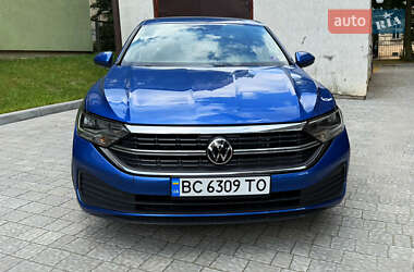 Седан Volkswagen Jetta 2023 в Львове