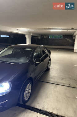 Седан Volkswagen Jetta 2008 в  фото 5 Седан Volkswagen Jetta 2008 в