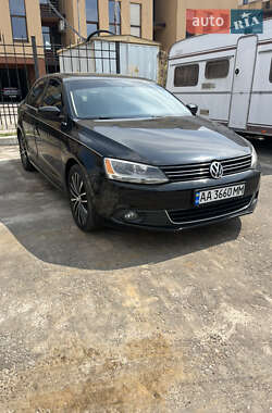 Седан Volkswagen Jetta 2012 в Києві