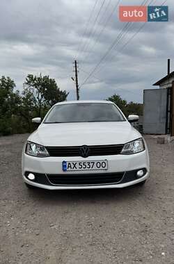Седан Volkswagen Jetta 2011 в Чугуєві