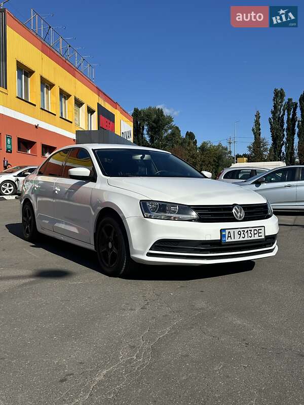 Седан Volkswagen Jetta 2015 в Киеве