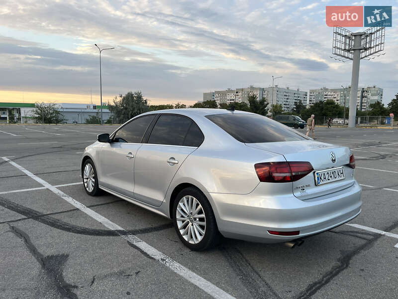 Седан Volkswagen Jetta 2016 в Запорожье