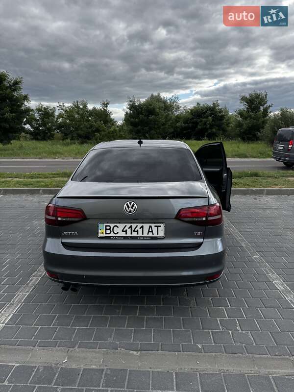 Седан Volkswagen Jetta 2016 в Львові