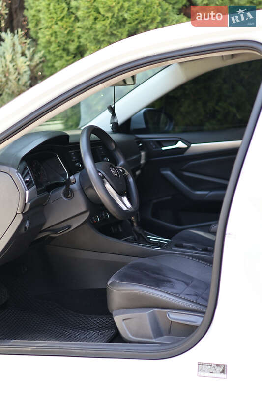 Седан Volkswagen Jetta 2018 в Львове