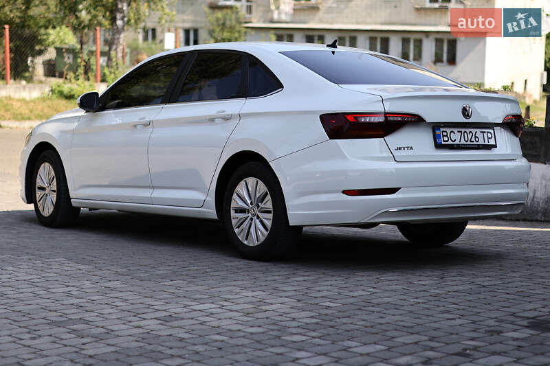 Седан Volkswagen Jetta 2018 в Львове