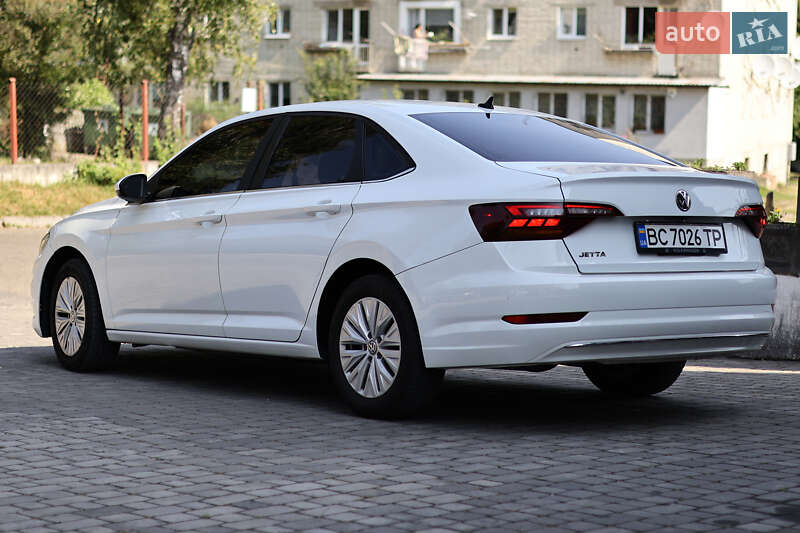 Седан Volkswagen Jetta 2018 в Львове