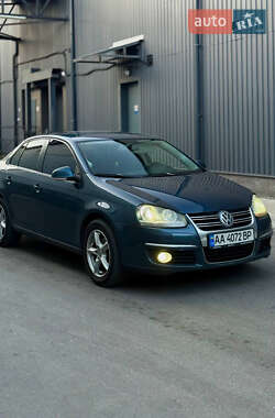 Седан Volkswagen Jetta 2009 в 