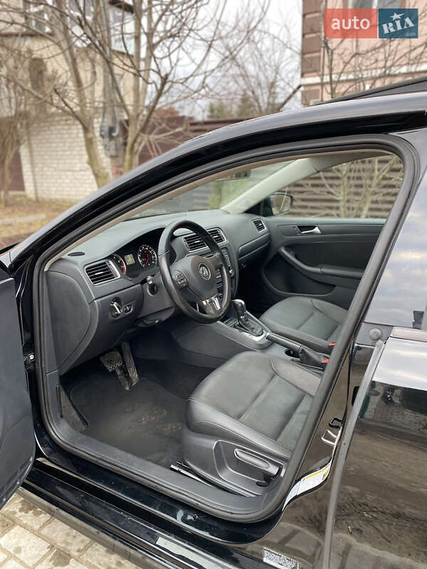 Седан Volkswagen Jetta 2011 в Харькове