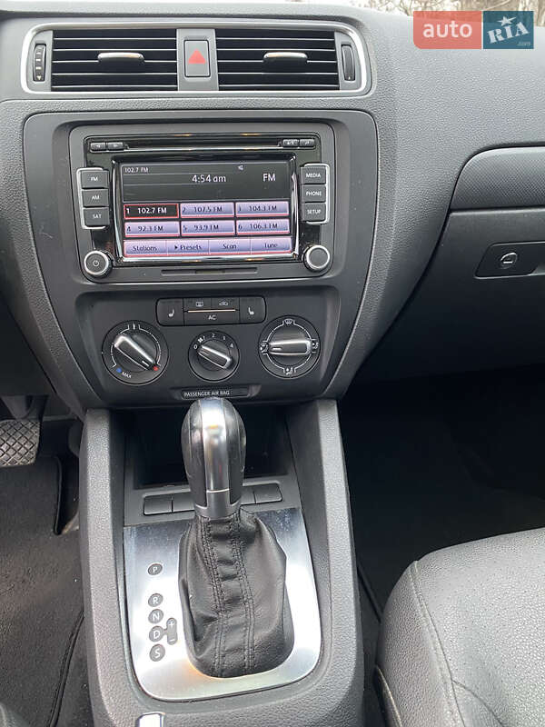 Седан Volkswagen Jetta 2011 в Харькове