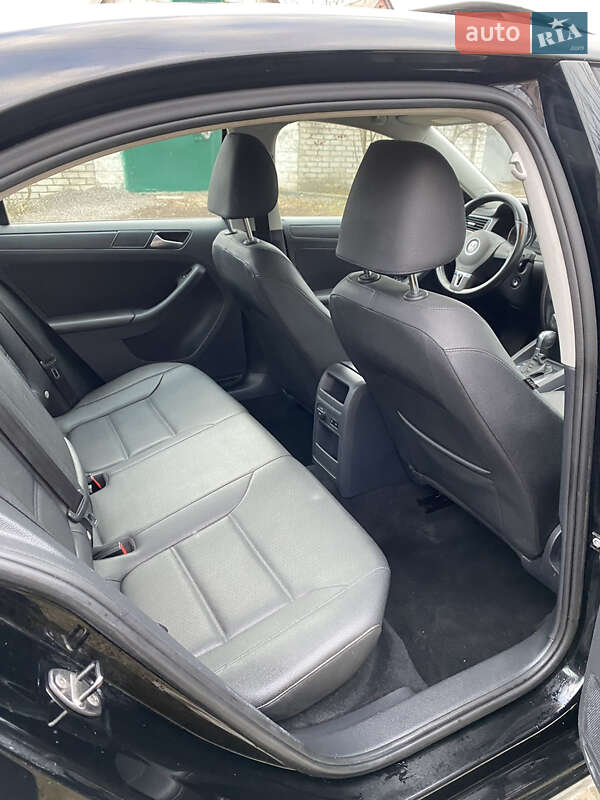 Седан Volkswagen Jetta 2011 в Харькове