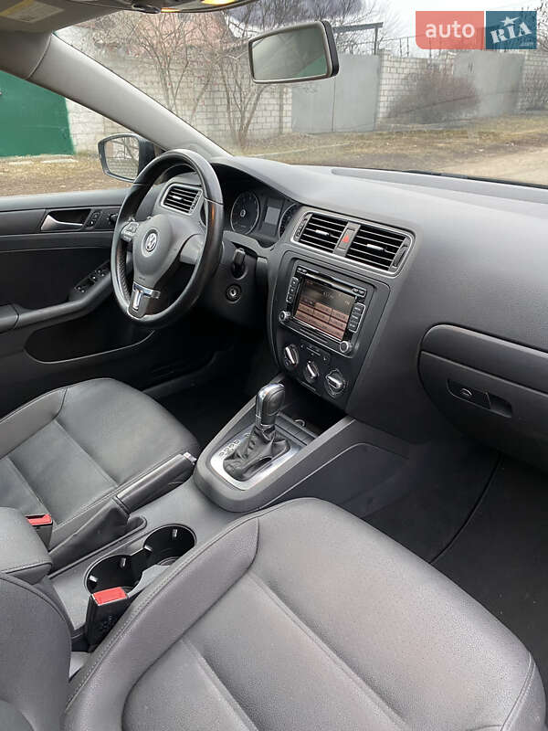 Седан Volkswagen Jetta 2011 в Харькове