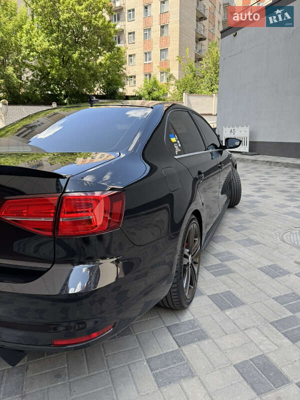 Седан Volkswagen Jetta 2014 в Днепре