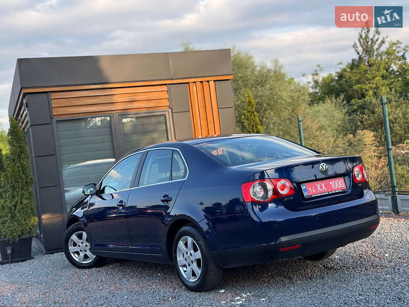 Седан Volkswagen Jetta 2010 в Дрогобыче