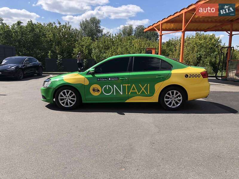 Седан Volkswagen Jetta 2012 в Харькове