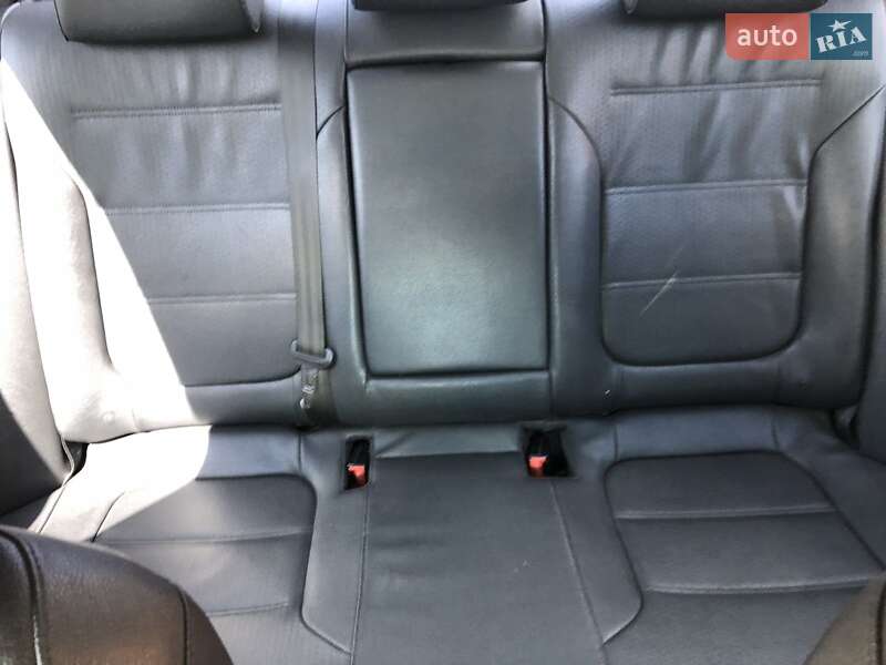 Седан Volkswagen Jetta 2012 в Харькове