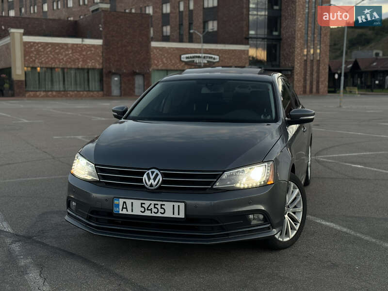 Седан Volkswagen Jetta 2016 в 