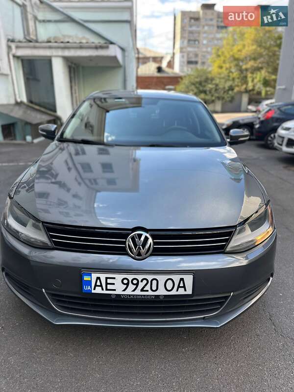 Седан Volkswagen Jetta 2014 в Днепре