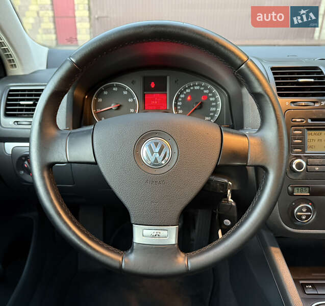 Седан Volkswagen Jetta 2006 в Луцке