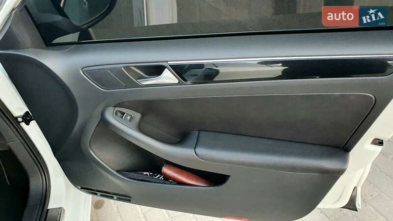 Седан Volkswagen Jetta 2016 в Тетієві фото 15 Седан Volkswagen Jetta 2016 в Тетієві