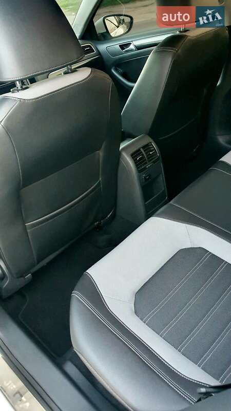 Седан Volkswagen Jetta 2016 в Тетієві фото 5 Седан Volkswagen Jetta 2016 в Тетієві
