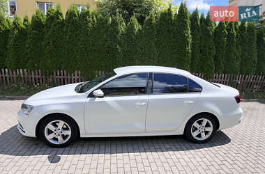 Седан Volkswagen Jetta 2016 в Львові