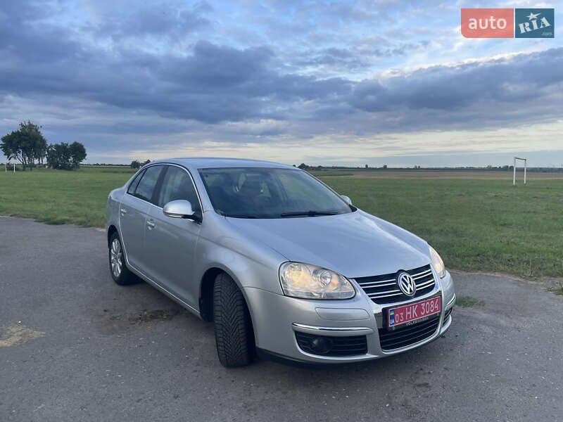 Седан Volkswagen Jetta 2007 в Дубно