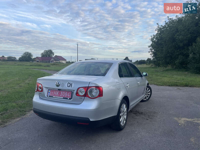 Седан Volkswagen Jetta 2007 в Дубно