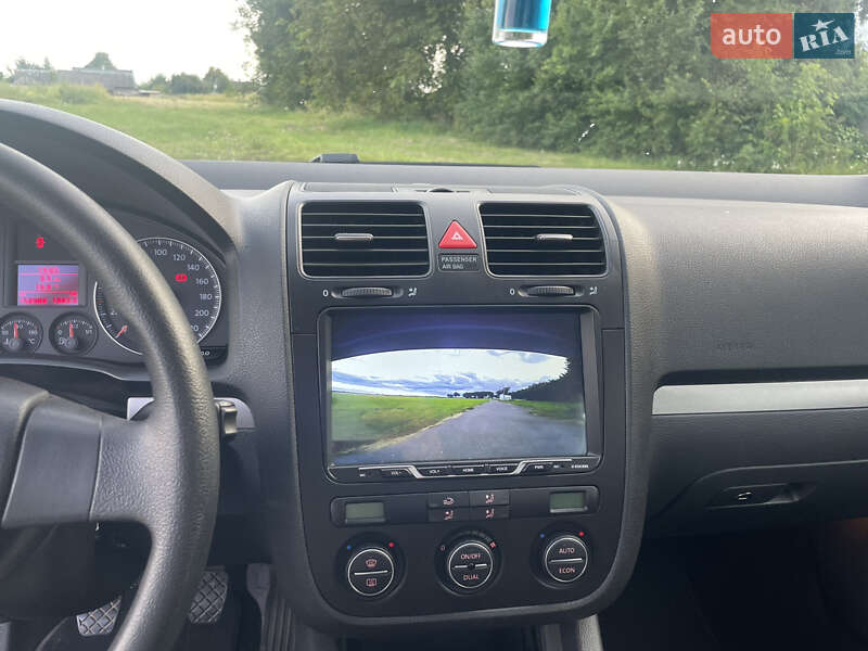 Седан Volkswagen Jetta 2007 в Дубно