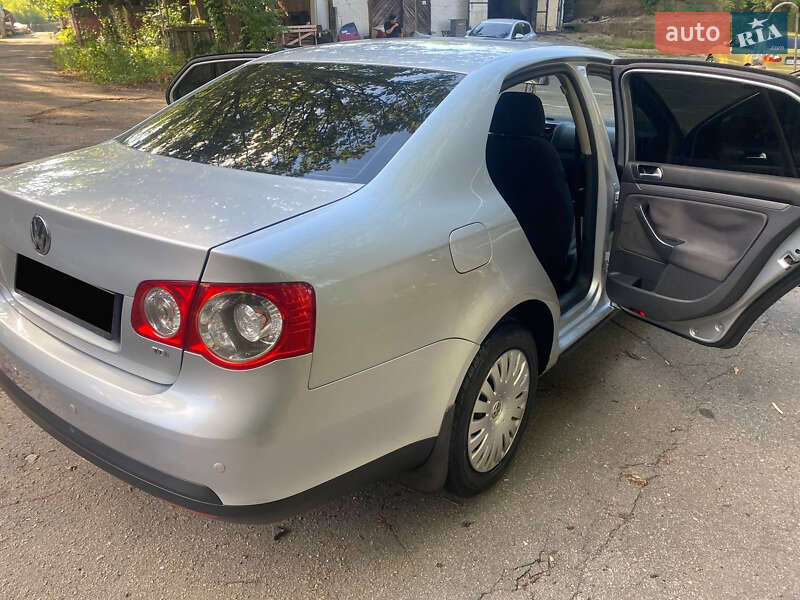 Седан Volkswagen Jetta 2008 в Умани