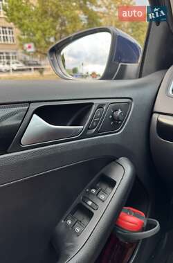 Седан Volkswagen Jetta 2013 в 