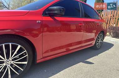 Седан Volkswagen Jetta 2016 в Дніпрі