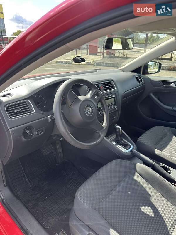 Седан Volkswagen Jetta 2012 в Києві