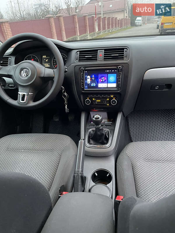 Седан Volkswagen Jetta 2011 в Черновцах фото 22 Седан Volkswagen Jetta 2011 в Черновцах