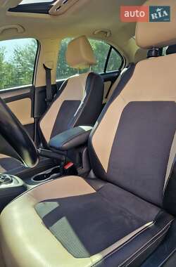 Седан Volkswagen Jetta 2012 в 