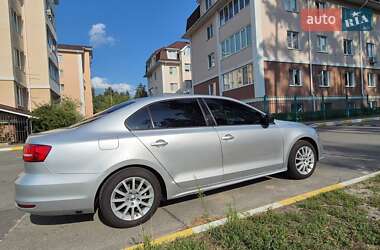 Седан Volkswagen Jetta 2015 в 
