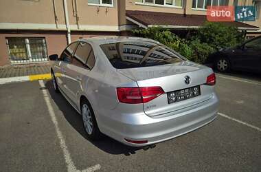 Седан Volkswagen Jetta 2015 в 