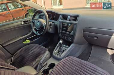 Седан Volkswagen Jetta 2015 в 