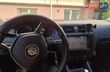 Седан Volkswagen Jetta 2015 в 