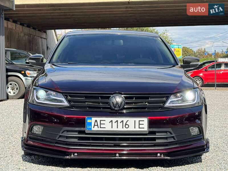 Седан Volkswagen Jetta 2015 в Днепре